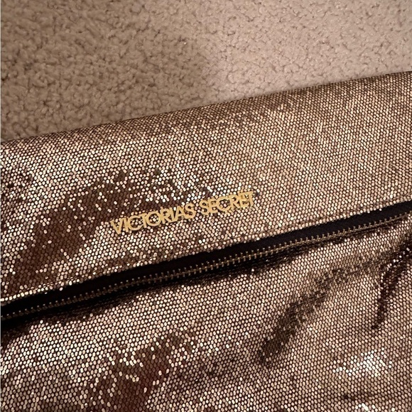 Victoria's Secret Fold Over Clutch NWOT - Picture 3 of 8